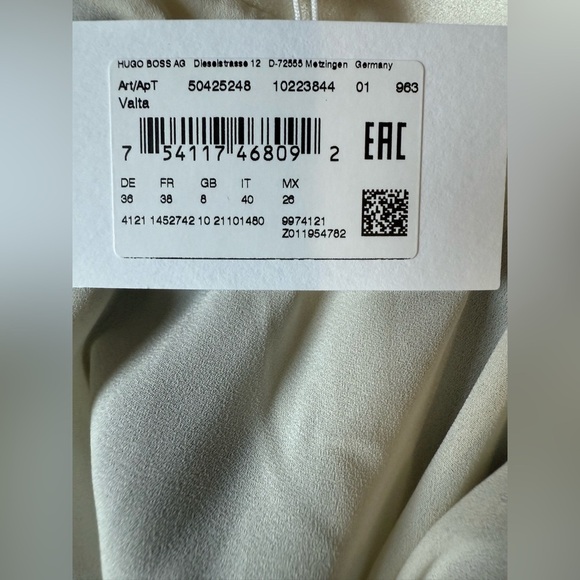 NWT Hugo Boss pleated diagonal stripe skirt. 4 - Picture 7 of 7